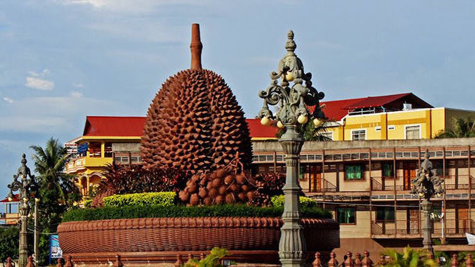 រូបសំណាក​ផ្លៃ​ធុរេន តំណាង​ខេត្ត​កំពត។ រូបភាព៖ មន្ទីរទេសចរណ៍ខេត្តកំពត