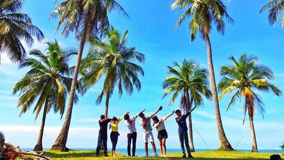 ក្រុម​ Khmer Camping ដឹកនាំ​ដំណើរ​ទេសចរណ៍​បោះ​ជំរំ នៅ​ខេត្ត​កោះកុង។