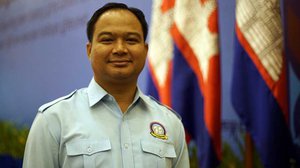 លោក គីម រិទ្ធី កូនប្រុស​របស់​លោកទេសរដ្ឋមន្ត្រី គន់ គីម, ជា​អភិបាល​រង​ខេត្ត​កណ្ដាល និង​ជា​អនុប្រធាន​សហភាព​សហព័ន្ធ​យុវជន​កម្ពជា។ រូបភាព៖ ហ្វេសប៊ុក