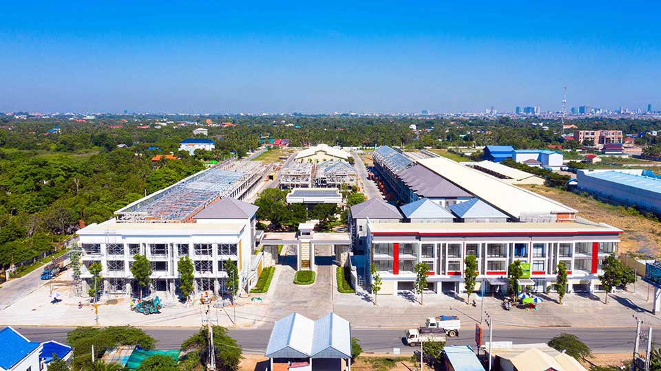 គម្រោង បុរី គីមស័ង នៅលើផ្លូវ ១១៤ (ផ្លូវថៃហ្គ័រ) សង្កាត់ព្រែកឯង ខណ្ឌច្បារអំពៅ រាជធានីភ្នំពេញ ។