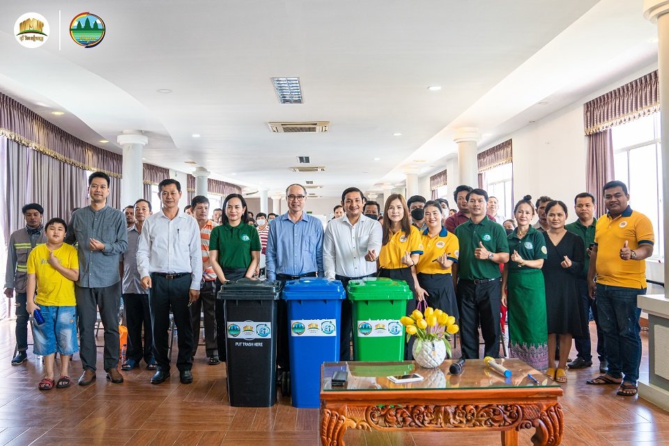 គិតគូរដល់បរិស្ថាន! បុរីវិមានភ្នំពេញចាប់ដៃជាមួយក្រសួងបរិស្ថាន ដើម្បីផ្សព្វផ្សាយពីការគ្រប់គ្រងសំណល់ប្លាស្ទិក
