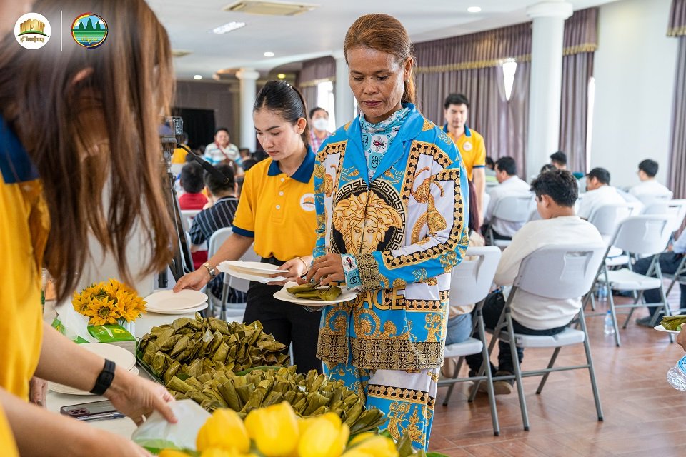 គិតគូរដល់បរិស្ថាន! បុរីវិមានភ្នំពេញចាប់ដៃជាមួយក្រសួងបរិស្ថាន ដើម្បីផ្សព្វផ្សាយពីការគ្រប់គ្រងសំណល់ប្លាស្ទិក