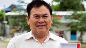 លោកគ្រូ​នាយក​សាលា​ចូលនិវត្តន៍ ឡុញ នាង ទទួល​បាន​ជ័យ​លាភី​ពីកម្មវិធី​ពាន​រង្វាន់​ពលរដ្ឋ​គំរូ Smart ឆ្នាំ២០២០