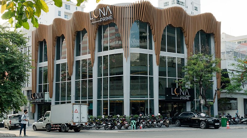 ហាង LUNA PRIME រចនាបថមកុដអប្សរា បង្ហាញខ្លួនជាផ្លូវការនៅចំកណ្ដាលបេះដូងរាជធានីភ្នំពេញ