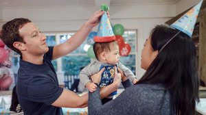 មហាសេដ្ឋី​អាមេរិក Mark Zuckerberg ស្ថាបនិក​និង​ជា​ប្រធាន​ក្រុមហ៊ុន Facebook