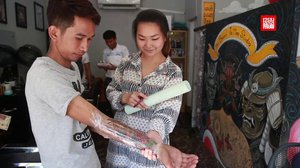 មុខ​របរ​"ចាក់​សាក់"​ហាក់​កាក់កប ខណៈ​មិន​សូវ​សម្បូរ​អ្នក​ចេះជំនាញ​មួយ​នេះ!