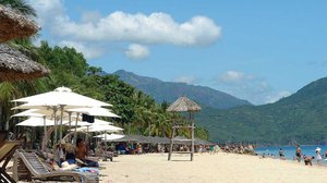 ឆ្នេរ​ Nha Trang ខេត្ត​​ Khanh Hoa ប្រទេស​វៀតណាម ដែល​វៀតណាម​គ្រោង​បង្កើត​តំបន់​សេដ្ឋកិច្ច​ពិសេស​នៅ​ទីនេះ។ រូបភាព៖ Pixabay.com
