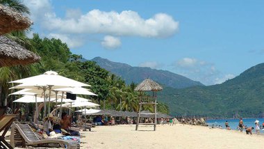 ឆ្នេរ​ Nha Trang ខេត្ត​​ Khanh Hoa ប្រទេស​វៀតណាម ដែល​វៀតណាម​គ្រោង​បង្កើត​តំបន់​សេដ្ឋកិច្ច​ពិសេស​នៅ​ទីនេះ។ រូបភាព៖ Pixabay.com