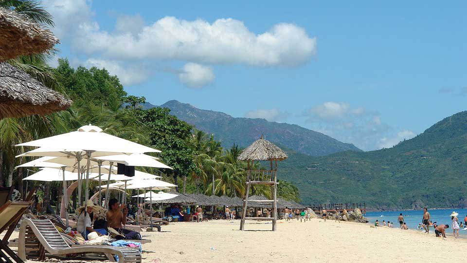 ឆ្នេរ​ Nha Trang ខេត្ត​​ Khanh Hoa ប្រទេស​វៀតណាម ដែល​វៀតណាម​គ្រោង​បង្កើត​តំបន់​សេដ្ឋកិច្ច​ពិសេស​នៅ​ទីនេះ។ រូបភាព៖ Pixabay.com