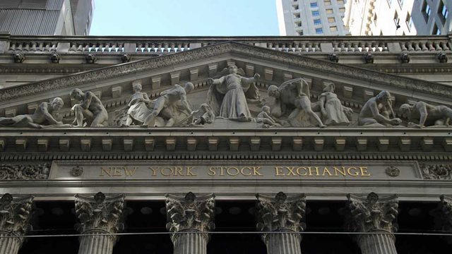 អគារផ្សារភាគហ៊ុន​ញូវយ៉ក (NYSE) ។ រូបភាពពី Pixabay