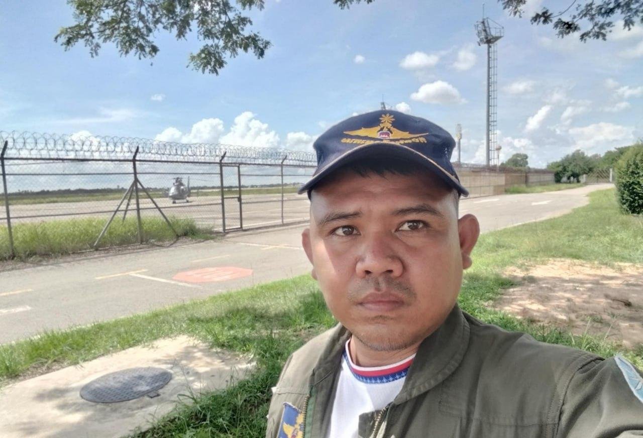 លោក ខេង ឆៃយុទ្ធ ជាអាកាសយានិក