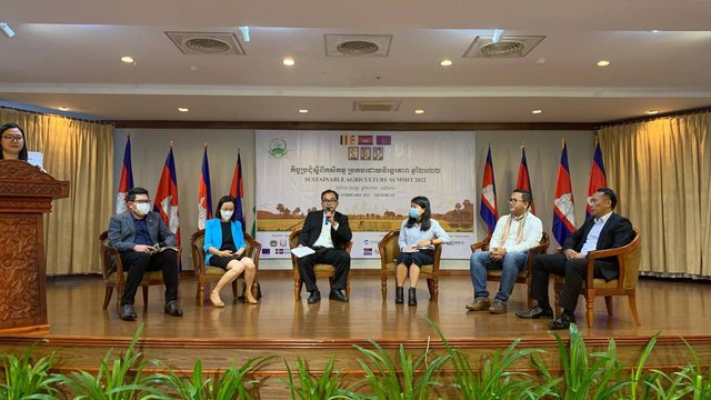 កិច្ចប្រជុំស្តីអំពី «កសិកម្មប្រកបដោយចីរភាពឆ្នាំ២០២២» កាលពីថ្ងៃទី១០ ខែកុម្ភៈ ឆ្នាំ២០២២ នៅទឹកដីខេត្តសៀមរាប។