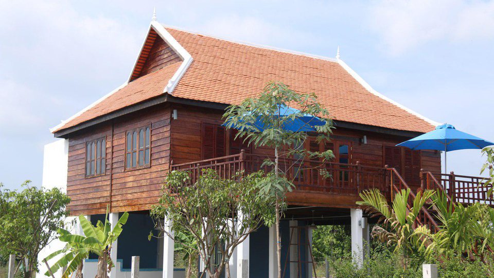 រមណីយដ្ឋាន​ភូមិ​ផ្កាត្រកួន