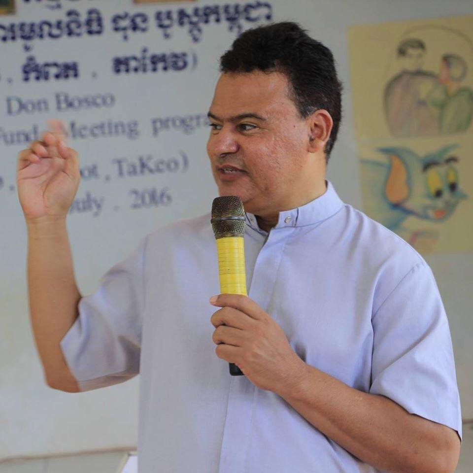 លោក Albeiro Rodas ឬ លោក លី សំណាង