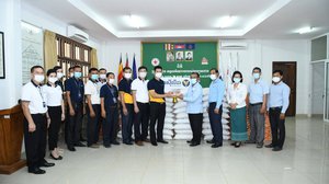ថ្នាក់ដឹកនាំ អេស៊ីលីដា ផ្ដល់ជូនអំណោយជាគ្រឿងបរិភោគ និងថវិកា ដល់សាខាកាកបាទក្រហមកម្ពុជា ខេត្តសៀមរាប