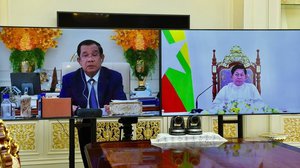 សម្តេចតេជោ ហ៊ុន សែន អញ្ជើញជួបពិភាក្សាការងារជាមួយ នាយឧត្តមសេនីយ៍ មីន អោងឡាង តាមប្រព័ន្ធវីដេអូ
