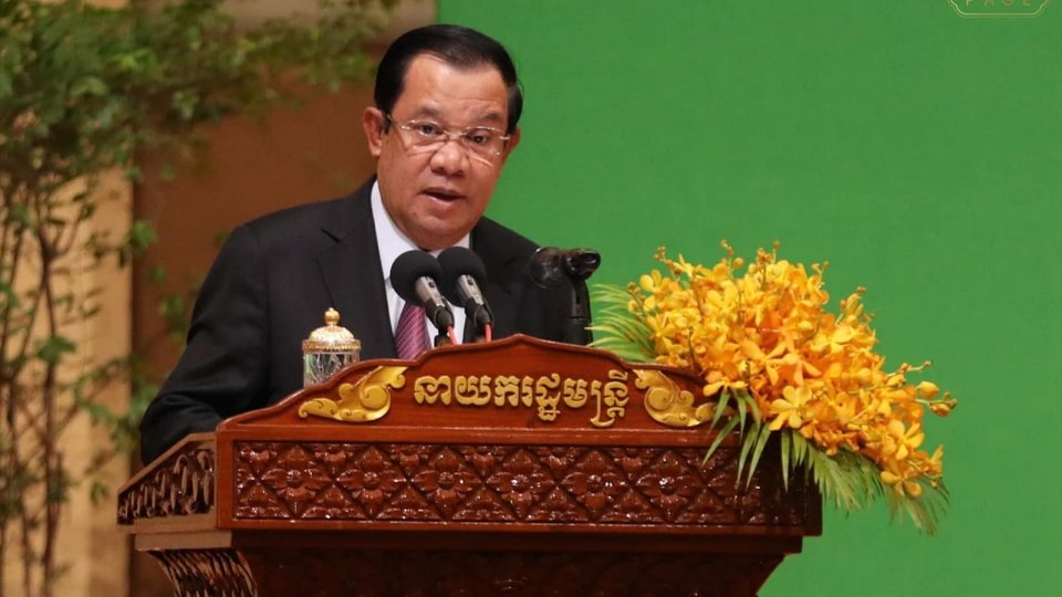 សម្តេចតេជោ ហ៊ុន សែន៖ បើរដ្ឋមិនរ៉ាប់រងថ្លៃខាត ហើយដំឡើងថ្លៃអគ្គិសនី វានឹងធ្វើឲ្យសណ្ឋាគារទាំងអស់ជួបបញ្ហាធ្ងន់ធ្ងរ