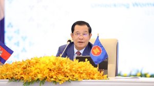 សម្តេចតេជោ ហ៊ុន សែន​ ក្នុងពិធីបើកកិច្ចប្រជុំកំពូលស្ត្រីអាស៊ានលើកទី២