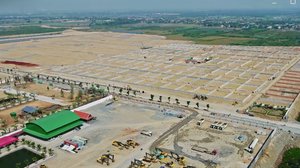 អ្នកជំនាញថា ទីផ្សារដីធ្លីនៅកម្ពុជាចាប់ផ្ដើមកម្រើកឡើងវិញហើយ ប៉ុន្ដែការវិនិយោគត្រូវតែធ្វើឡើងដោយប្រុងប្រយ័ត្ន