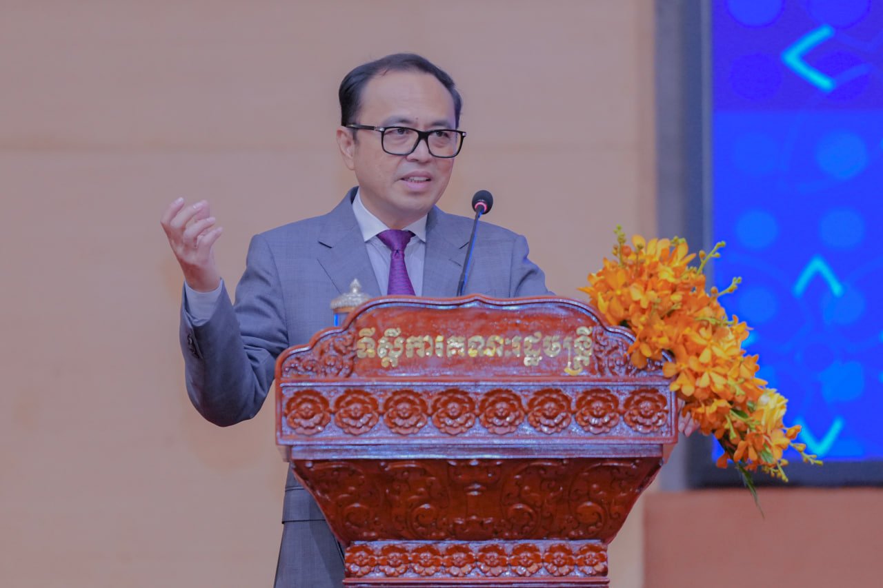 ឯកឧត្តមឧបនាយករដ្ឋមន្រ្តីប្រចាំការ វង្សី វិស្សុត