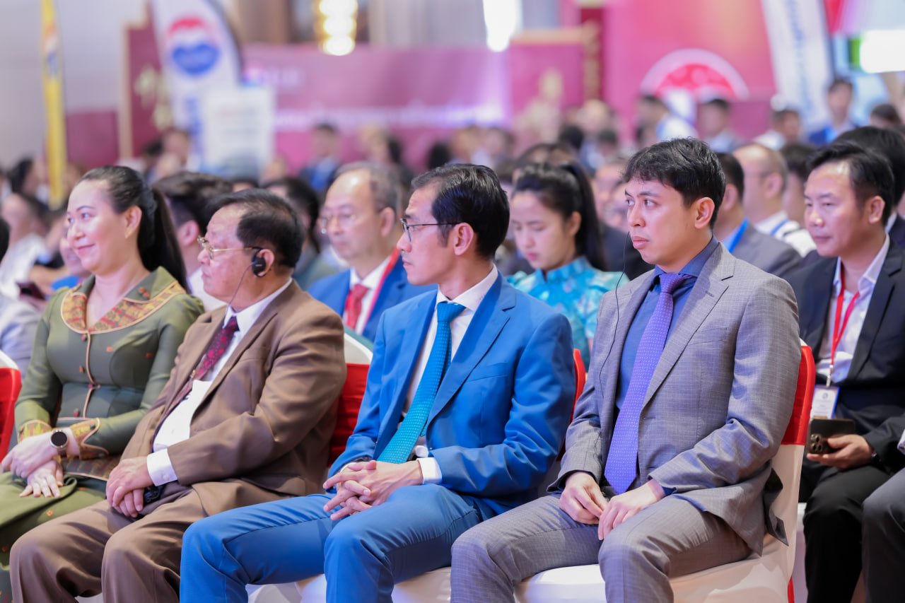 ឯកឧត្តមឧបនាយករដ្ឋមន្រ្តីប្រចាំការ វង្សី វិស្សុត