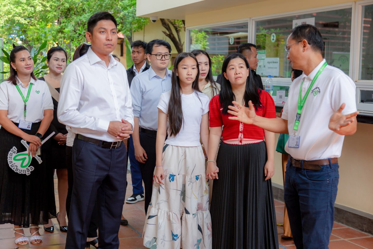 ក្រុមហ៊ុន លី ហួរ គ្រុប