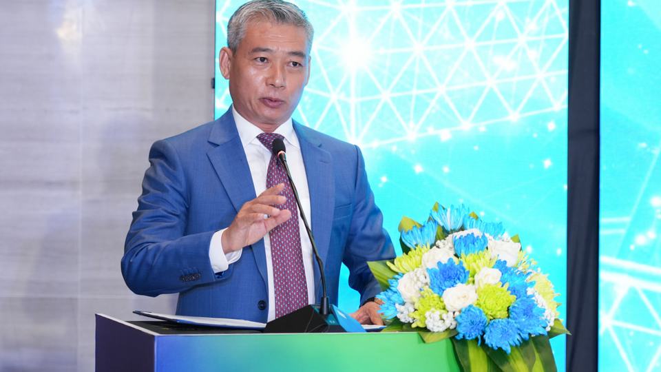វីងសប និង សាវីម៉ិច