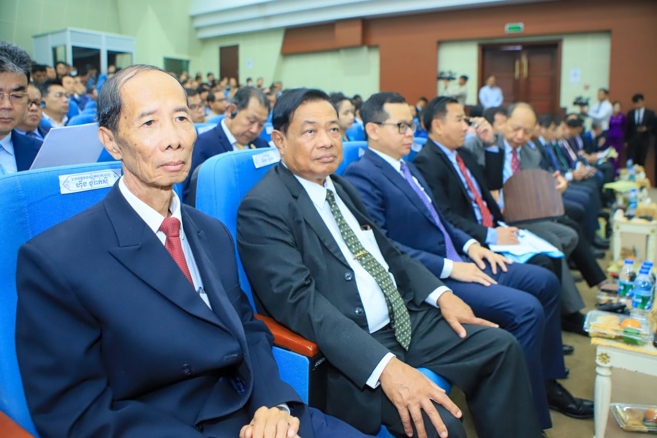 ឯកឧត្ដមឧបនាយករដ្ឋមន្រ្តីប្រចាំការ វង្សី វិស្សុត