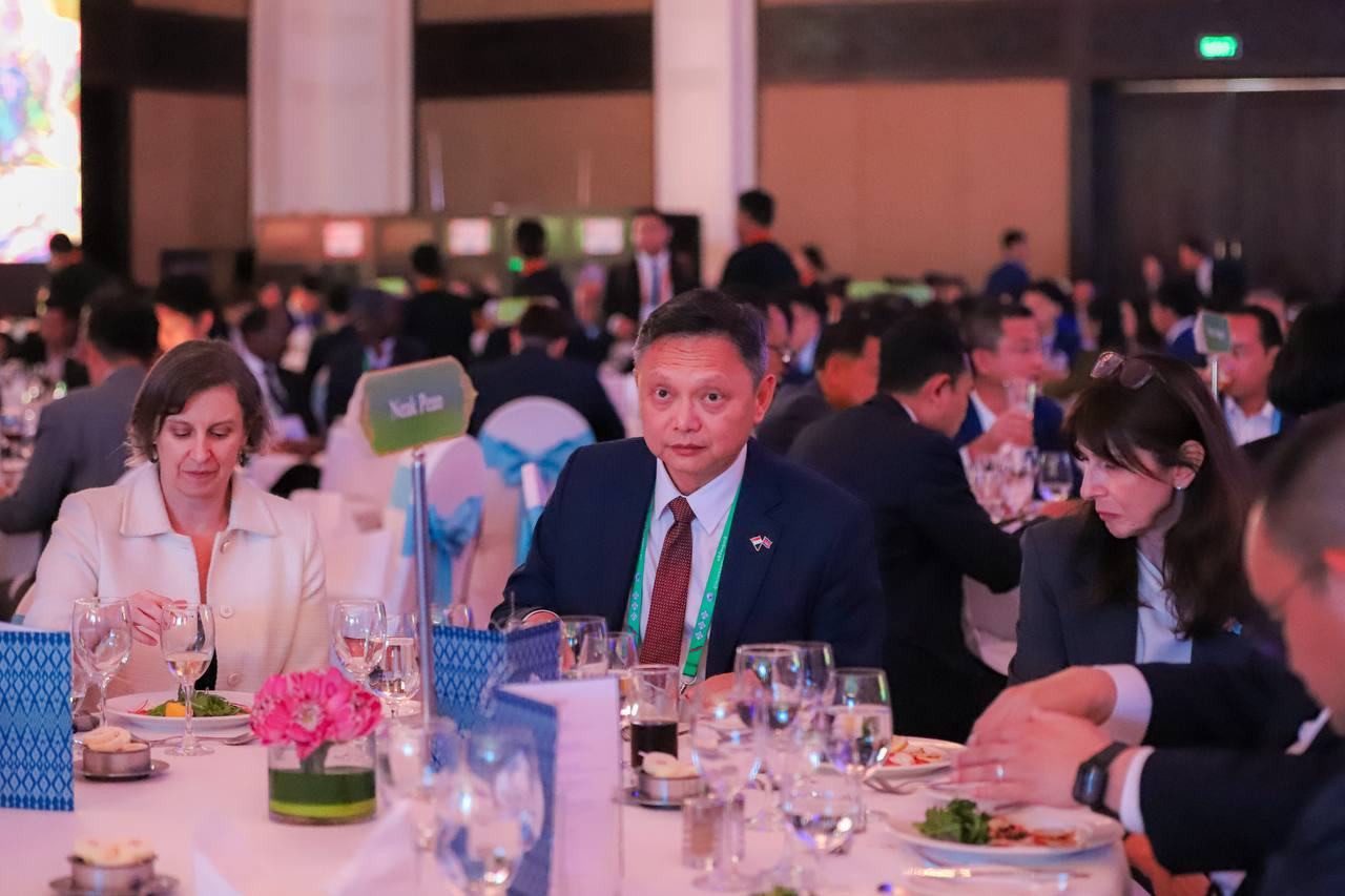 ឯកឧត្តមឧបនាយករដ្ឋមន្រ្តីប្រចាំការ វង្សី វិស្សុត