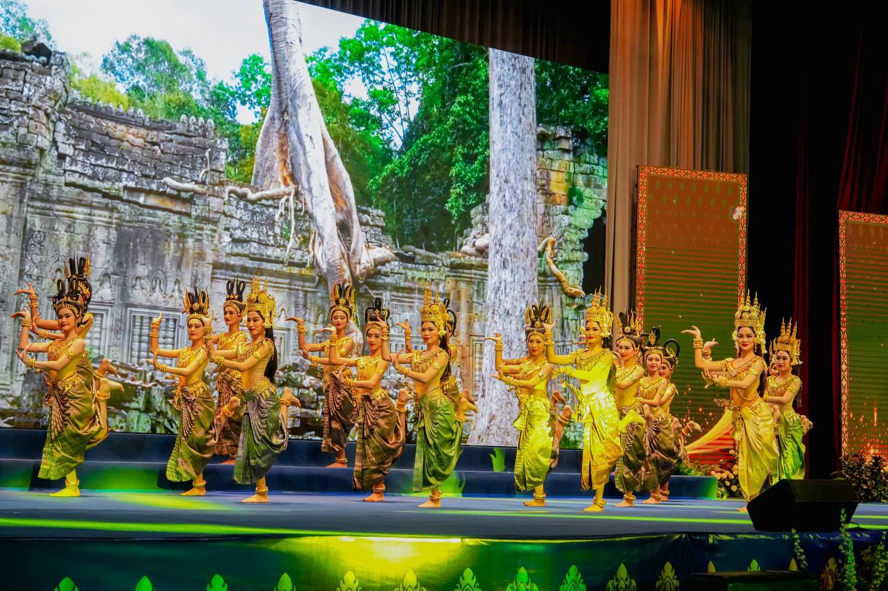 ឯកឧត្តមឧបនាយករដ្ឋមន្រ្តីប្រចាំការ វង្សី វិស្សុត
