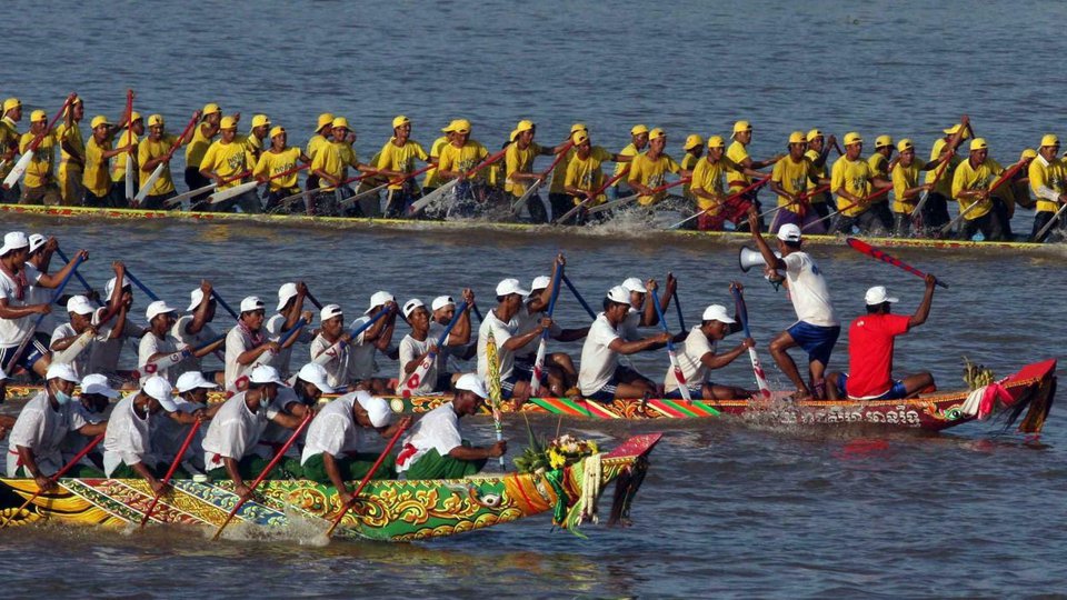 សកម្មភាពកីឡាករទូកងរអ៊ុំទូក
