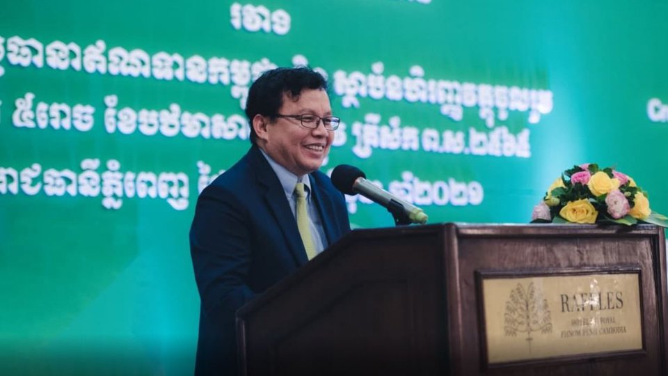 ឯកឧត្តម រស់ សីលវ៉ា រដ្ឋលេខាធិការនៃក្រសួងសេដ្ឋកិច្ច និងហិរញ្ញវត្ថុ និងជាប្រធានក្រុមប្រឹក្សាភិបាលរបស់សាជីវកម្មធានាឥណទានកម្ពុជា CGCC