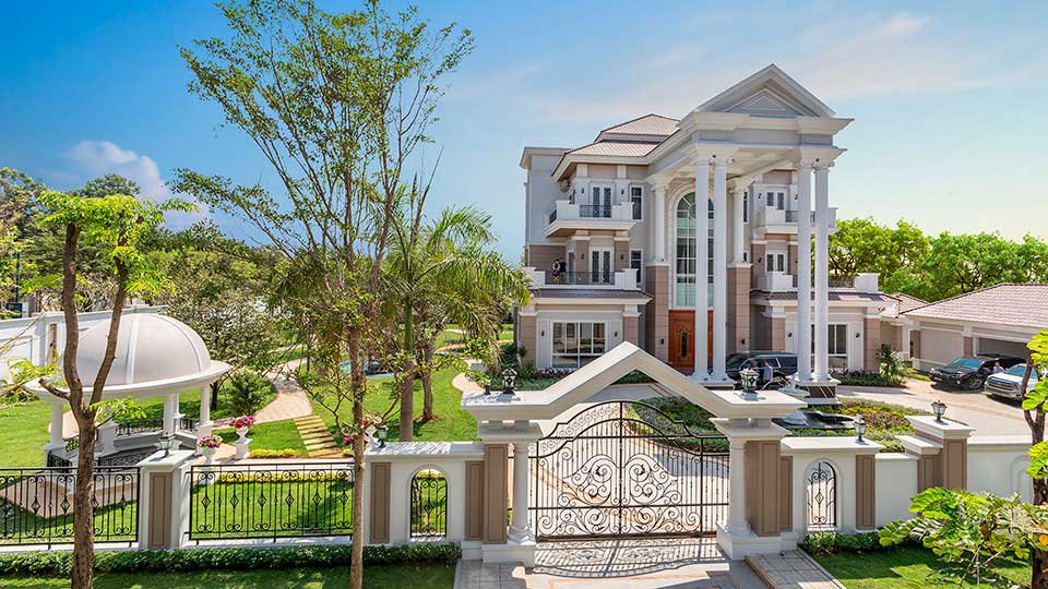 ការ​បញ្ចុះ​តម្លៃ​ដ៏​សម្បើម​រហូត​ដល់​១០​ម៉ឺន​ដុល្លារ លើ​១០​គម្រោង​ព្រម​គ្នា ពី​បុរី ប៉េង ហួត។ ការបញ្ចុះ​តម្លៃ​នេះ មានសុពលភាពពេញ​មួយ​ខែ​កញ្ញា ឆ្នាំ​២០១៩។