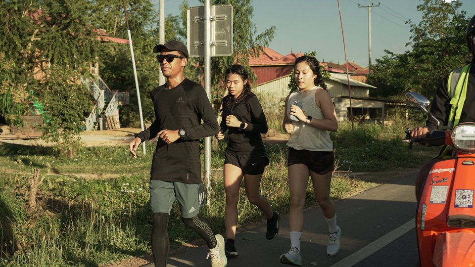 លោក អ៊ួន បឋម ហៅ សាយ