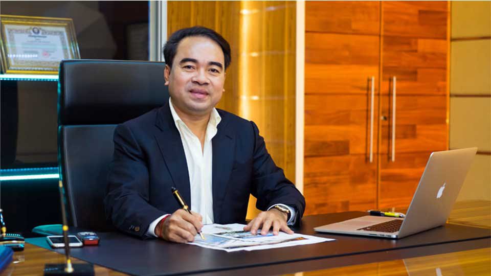 លោក​ឧកញ៉ា ថៃ ជាហួត
