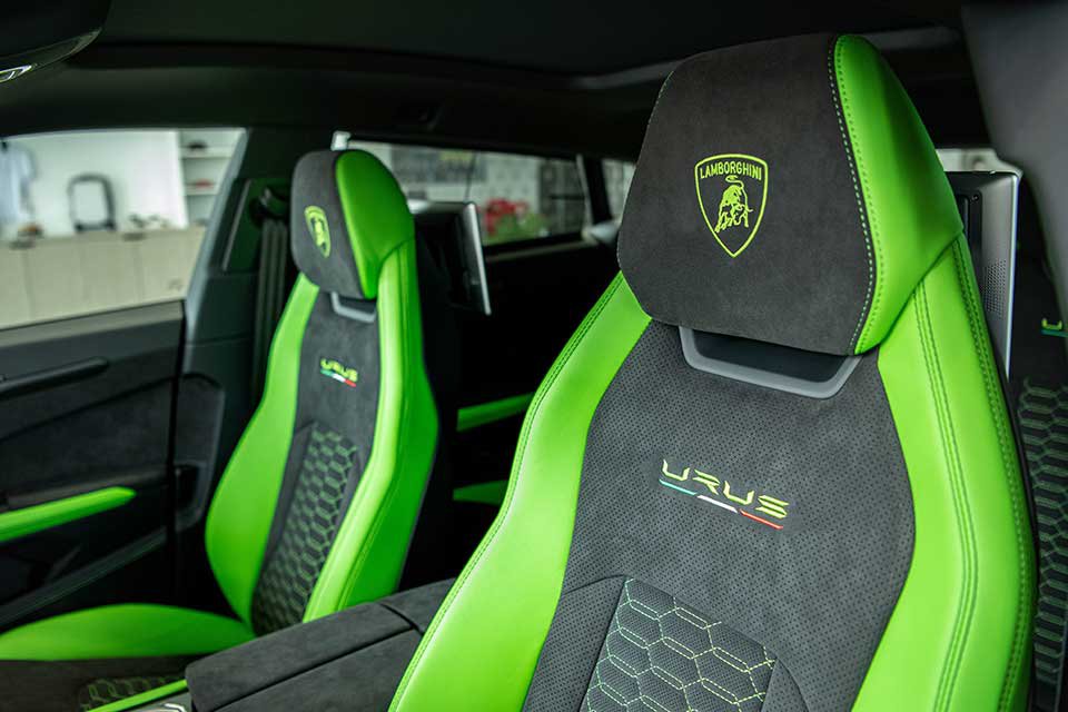 រថយន្តជំនាន់ថ្មីប្រភេទ Urus Pearl Capsule Design Edition មកដល់​កម្ពុជាហើយ ។