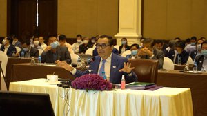 ឯកឧត្តម វង្សី វិស្សុត រដ្ឋមន្ត្រីប្រតិភូអមនាយករដ្ឋមន្ត្រី និងជារដ្ឋលេខាធិការប្រចាំការក្រសួងសេដ្ឋកិច្ចនិងហិរញ្ញវត្ថុ (រូបភាព៖ អេង ថារិទ្ធ ខេមបូណូមីស)