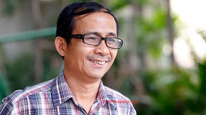 លោក​បណ្ឌិត យ៉ង សាំងកុមារ អ្នក​ជំនាញ​ផ្នែក​កសិកម្ម អតីត​ប្រធាន​អង្គការសង្គម​ស៊ីវិល និង​បច្ចុប្បន្ន មន្ត្រី​គណបក្ស​ ប្រជាធិបតេយ្យ​មូលដ្ឋាន។ រូបភាព៖ ហេង ភារម្យ